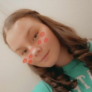 Meet your Posher, Cassandra